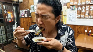 八幡東区 餃子のたしろ しそ餃子 鉄鍋餃子 キングの昇天リアクション