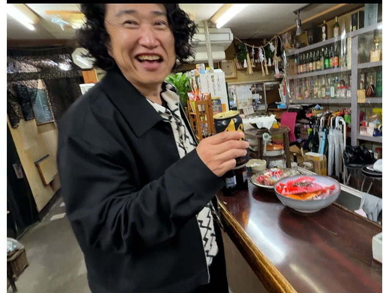 西小倉の角打ち【勝山酒店】の店内の様子