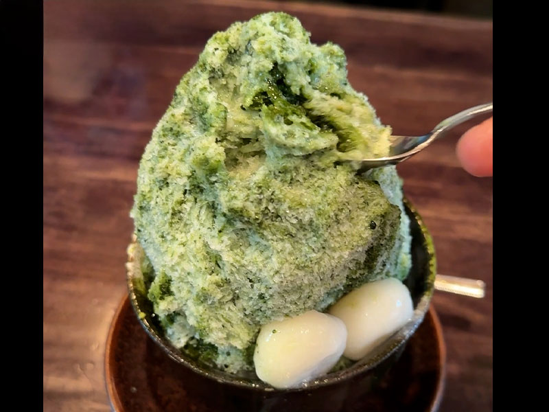 小倉の甘味処【桝屋ますや】の抹茶ミルクかき氷