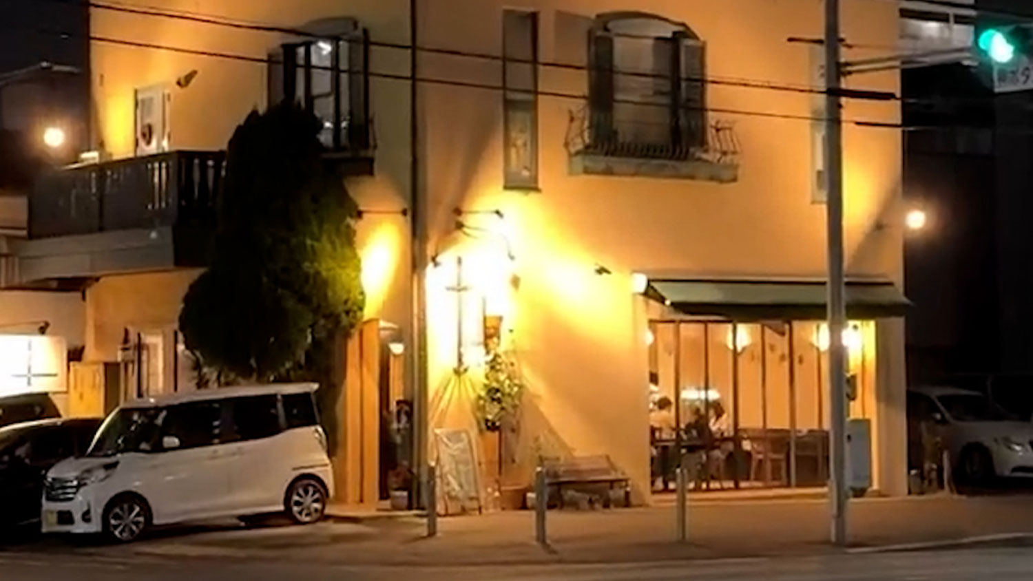 小倉のカレー店【いーとん】の外観