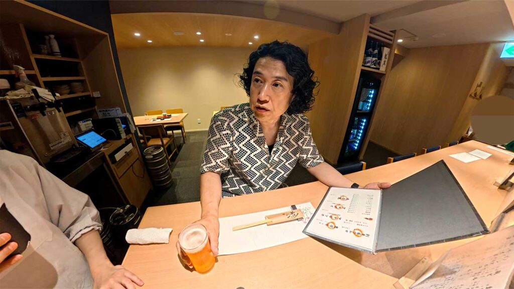 小倉京町の居酒屋【まつ藤】の店内（カウンター席）