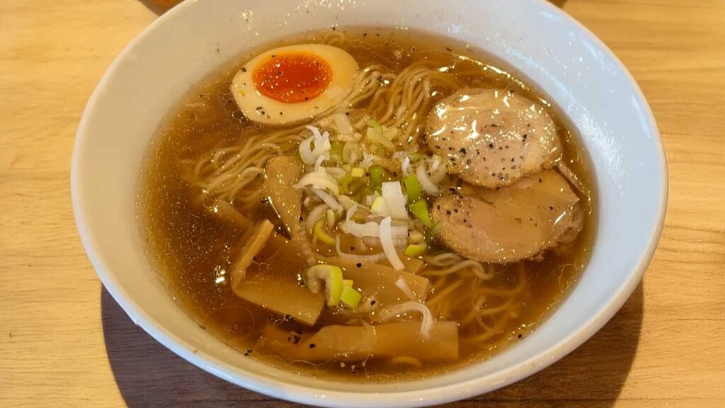 戸畑のラーメン店【志士（しし）】の醬油ラーメン