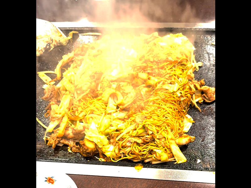 戸畑の鉄板焼き【平凡】の焼きそば